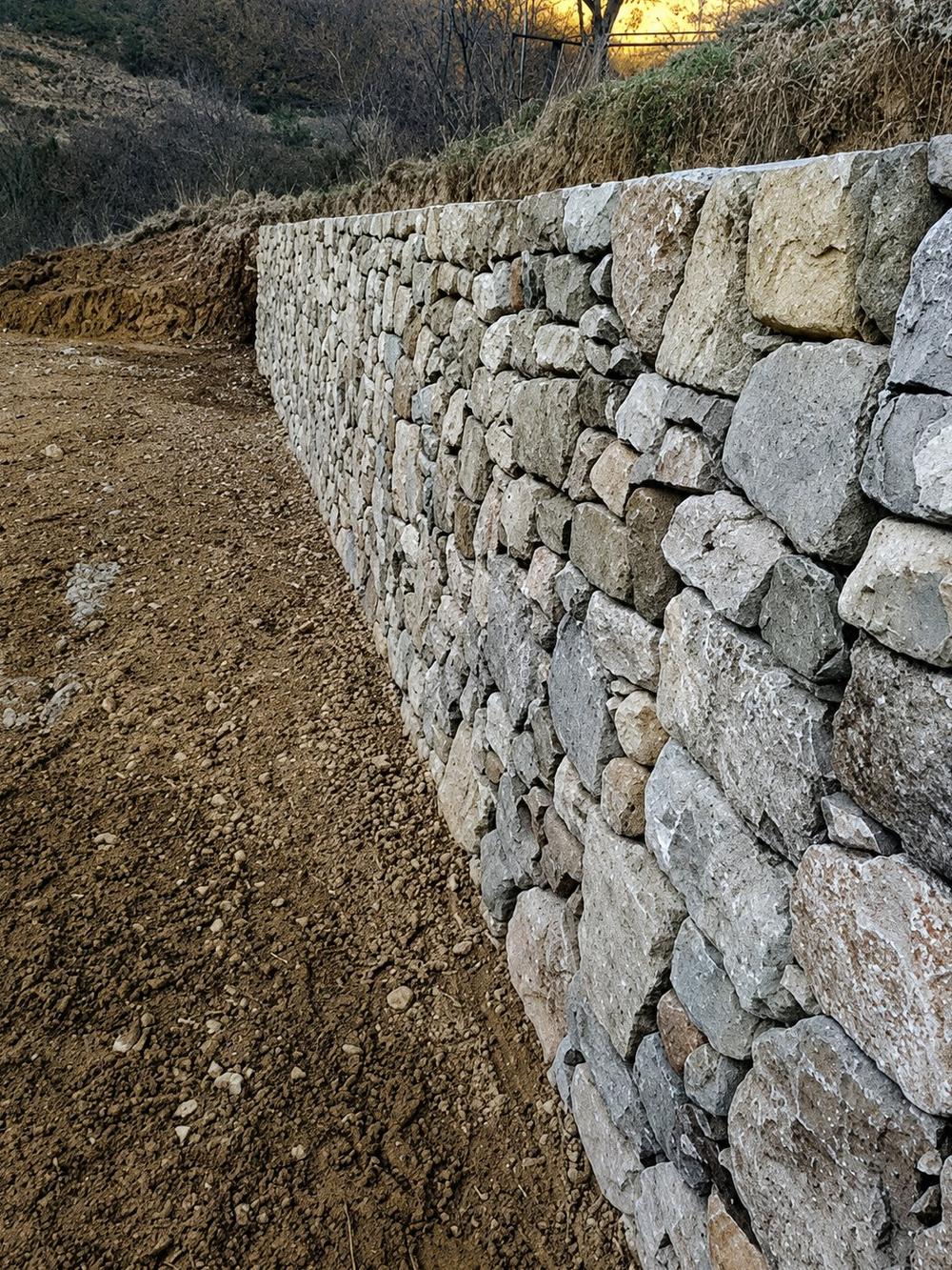 Soutènement pierre — vue 1