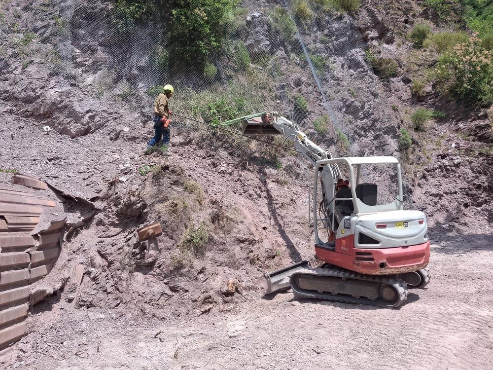 Purge d'un filet pare-avalanche en altitude